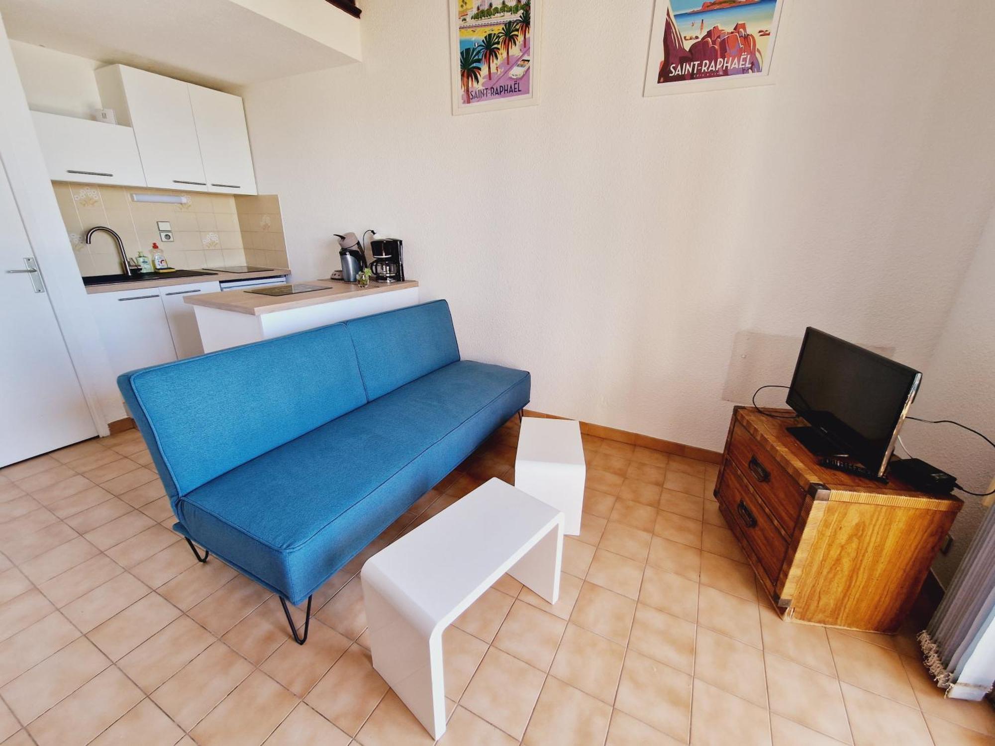 Duplex, Vue Panoramique Sur La Mediterranee, Piscine, Garage * Saint-Raphael (Var)
