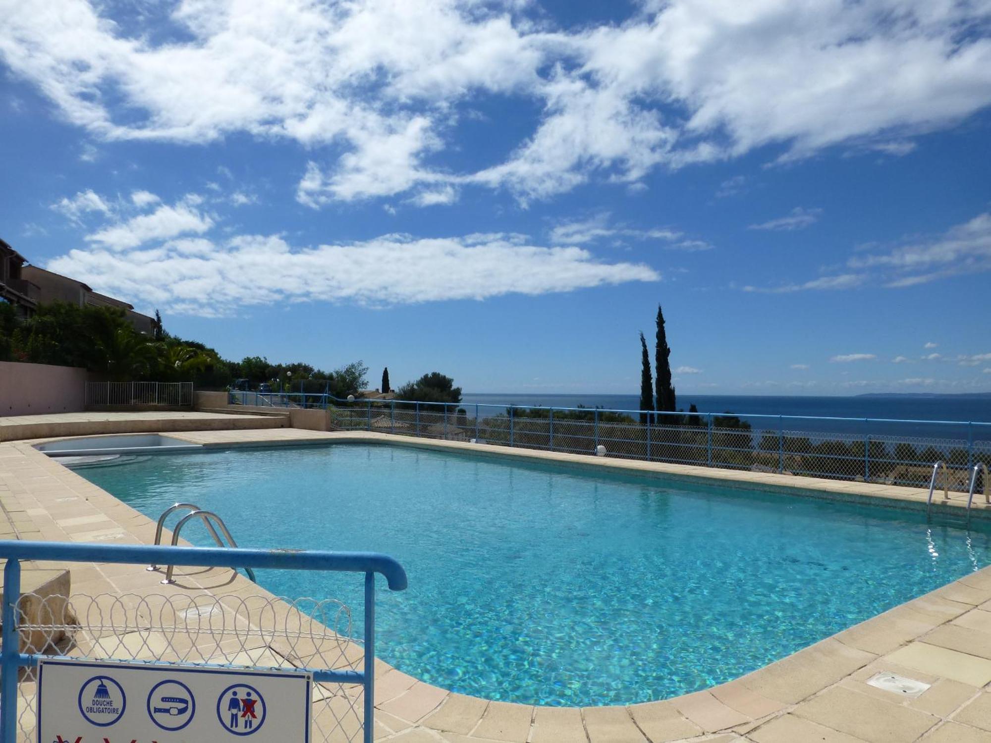 Duplex, Vue Panoramique Sur La Mediterranee, Piscine, Garage Apartment