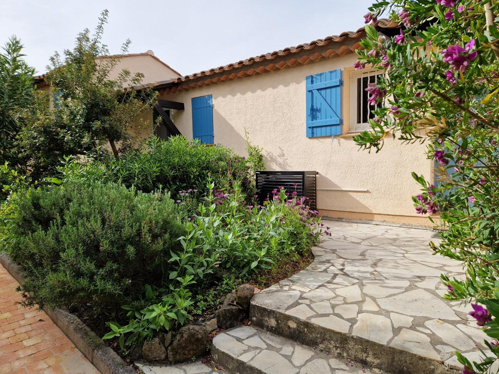 Duplex, Vue Panoramique Sur La Mediterranee, Piscine, Garage
